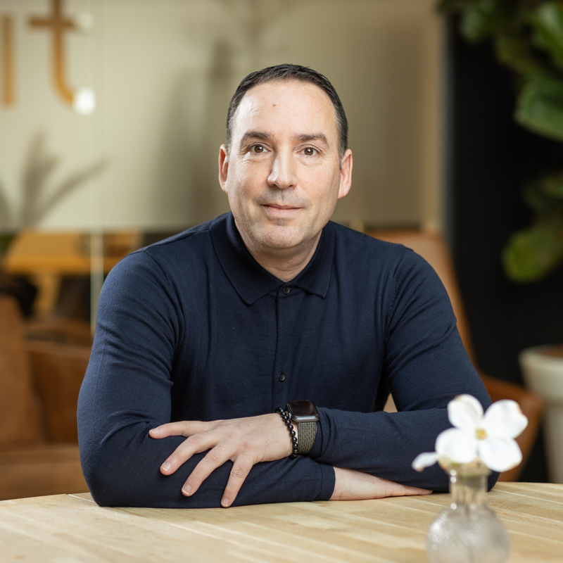 Portret van Raphael Bruggeman, founder van Lofe Digital